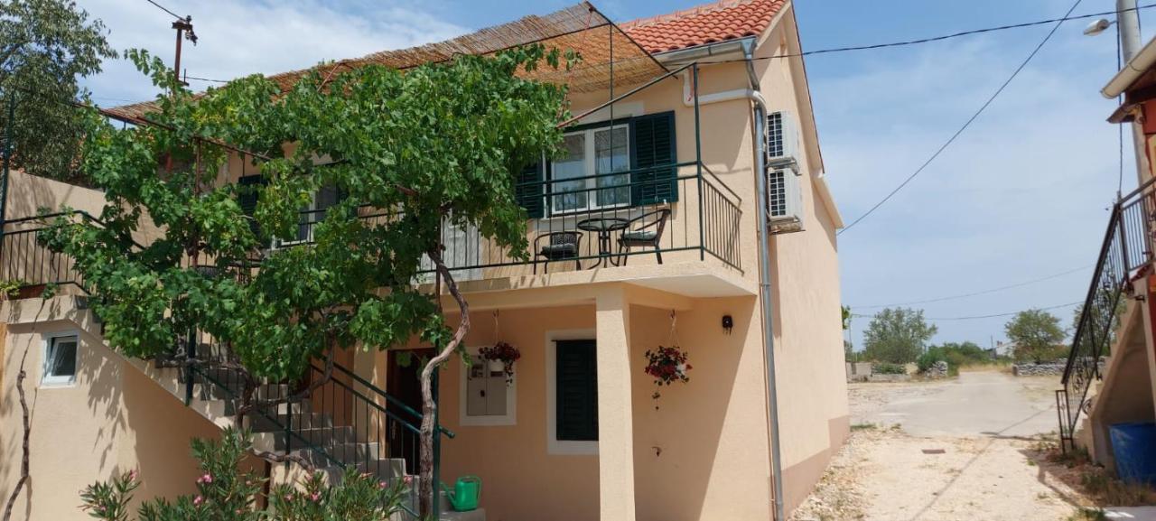 Apartments Lucky Лозовац Екстериор снимка